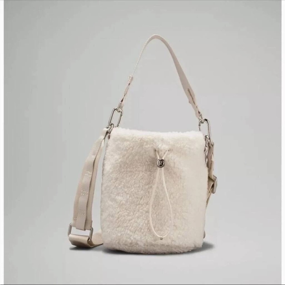 Lululemon Sherpa Tote Bag